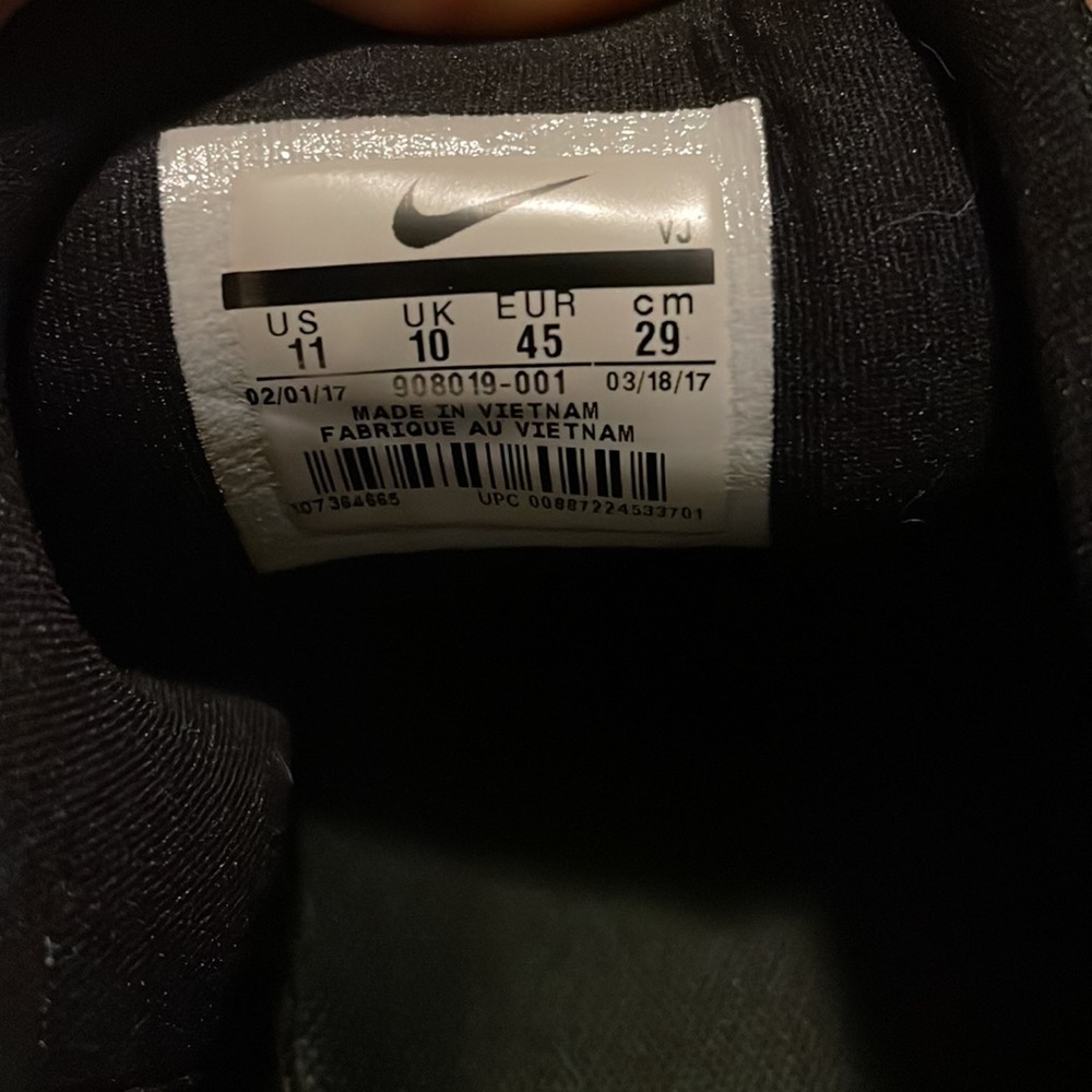 Nike Shoes - Picture 7 of 7